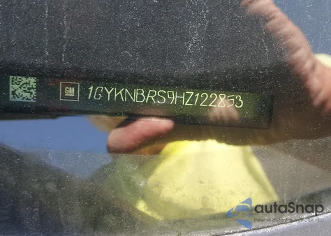 2017 Cadillac Xt5 Luxury z USA, uszkodzony, nr VIN 1GYKNBRS9HZ122853